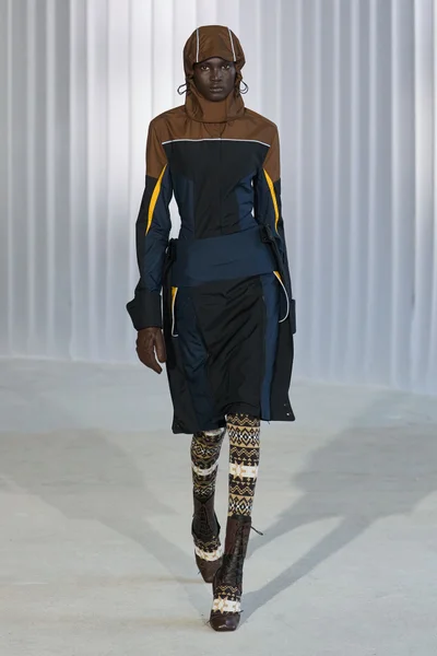Look 17